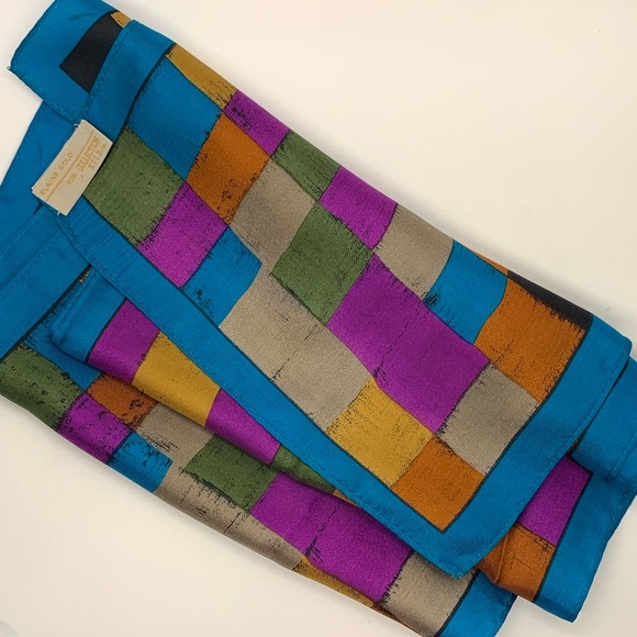 ELAINE GOLD 100% silk scarf.  Collection XIIX. - Picture 5 of 7